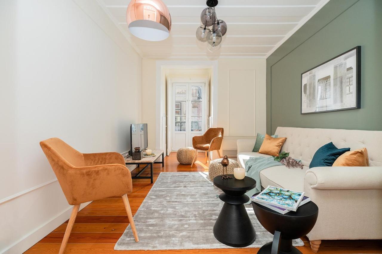 Apartment Stunning & Modern 2 Bedroom In Chiado Lissabon
