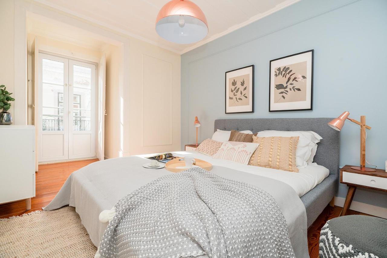 Stunning & Modern 2 Bedroom In Chiado * Lissabon