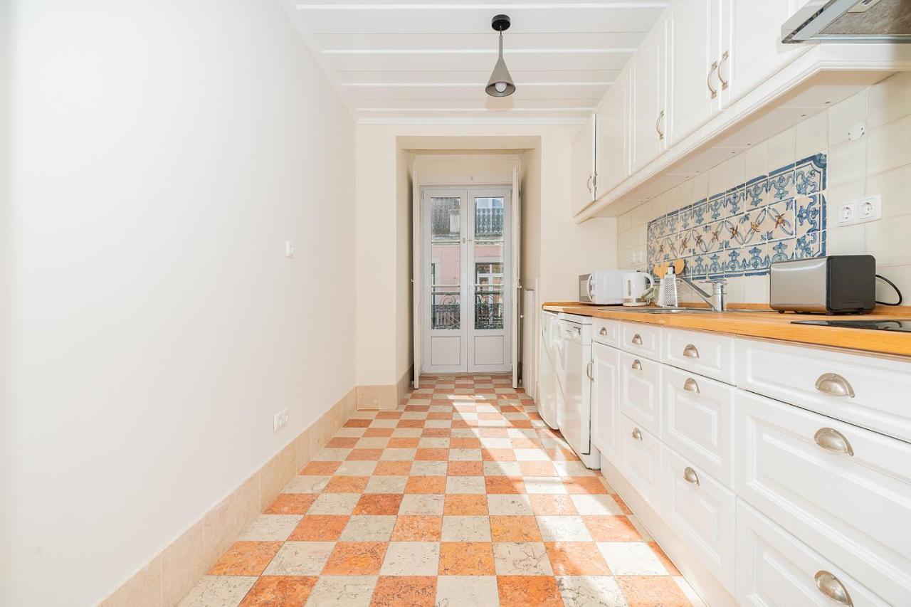 Apartment Stunning & Modern 2 Bedroom In Chiado